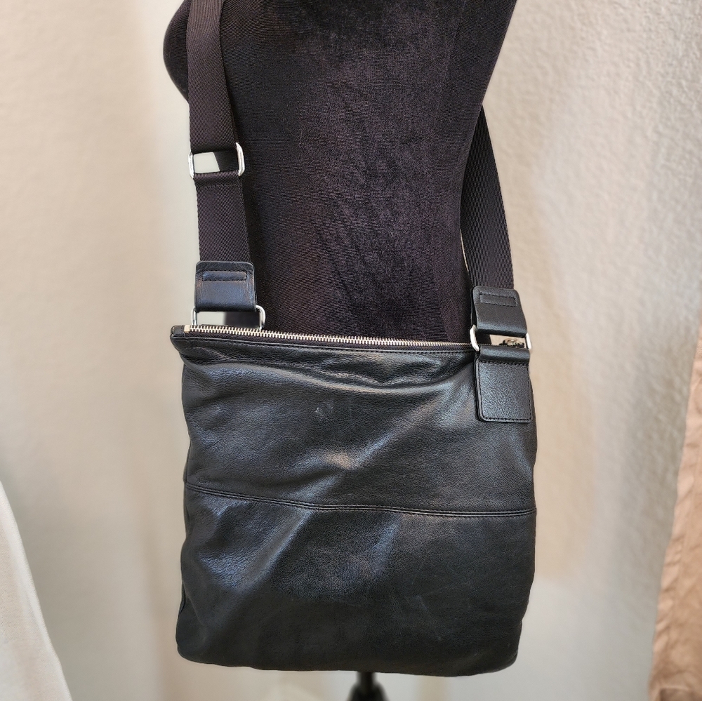 Margot Black Leather Crossbody Bag. - Picture 2 of 12